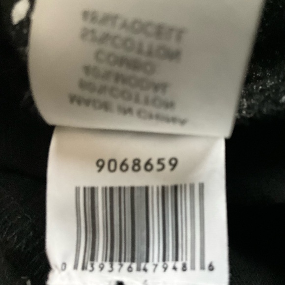 👍 2/$15 Vince Camuto Mixed Media Floral Tee - Picture 6 of 7